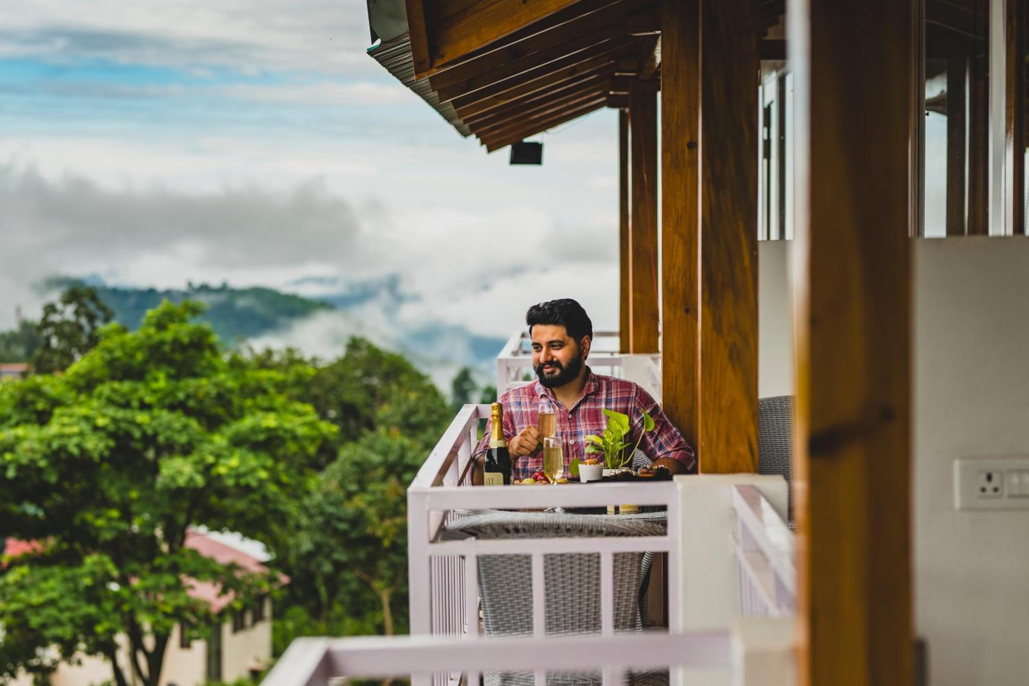 Navya Stays Bhīm Tāl Buitenkant foto